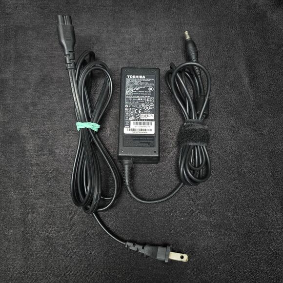 Genuine Toshiba Satellite Series AC Adapter Charger PA3714U-1ACA Computer Cords - Picture 1 of 5